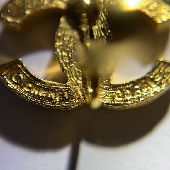 Chanel crystal logo earrings - Picture 5 of 6